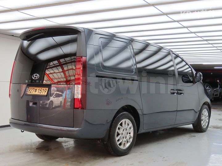 Hyundai Staria 2023 — 3