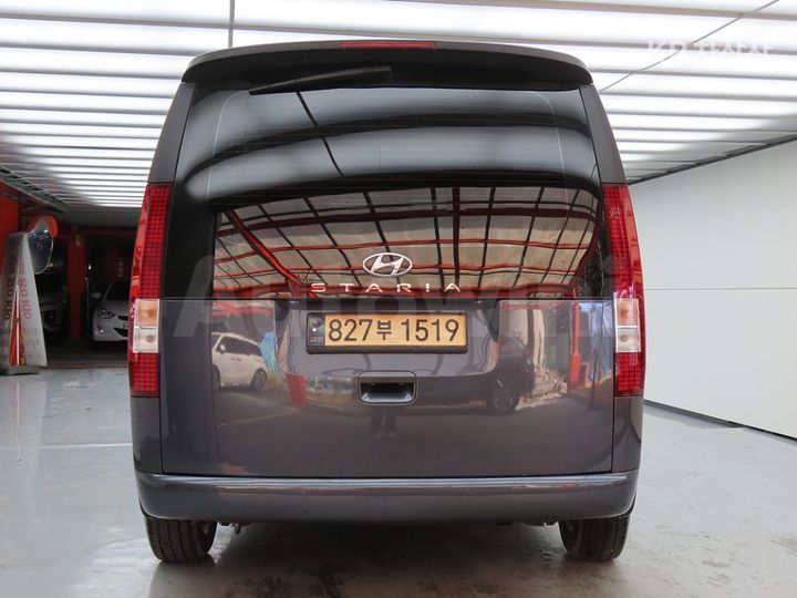 Hyundai Staria 2023 — 4