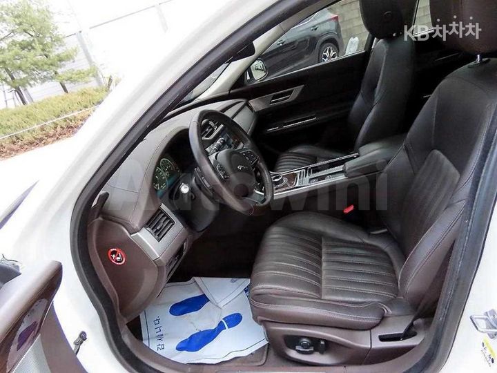 Jaguar XF 2017 — 5