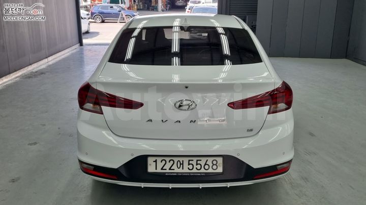 Hyundai Avante 2018 — 4