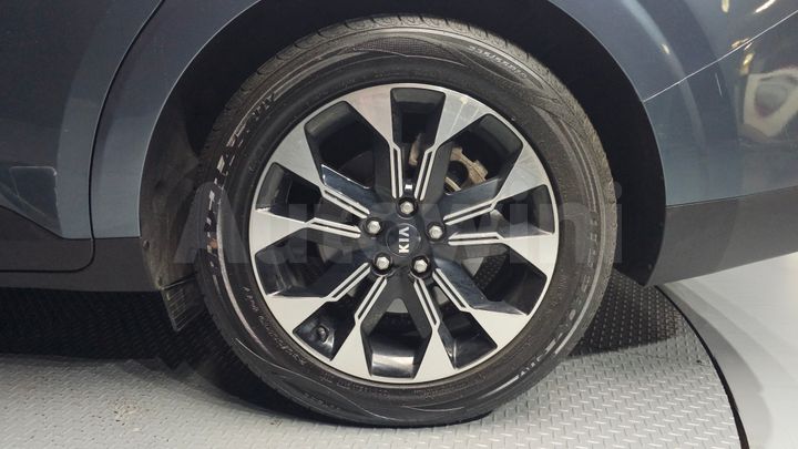 Kia Carnival 2021 — 5