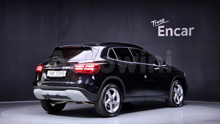 Mercedes Benz GLA Class 2018 — 2