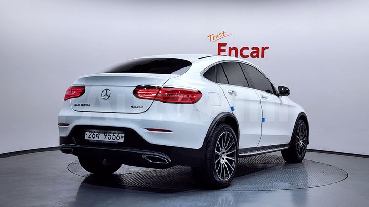 Mercedes-Benz GLC Class 2018 — 2