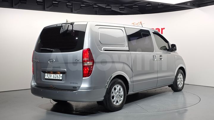 Hyundai Starex 2014 — 2