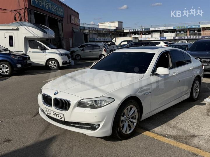 BMW 5 Series 2012 WBAFW110XCDU31789 — 2