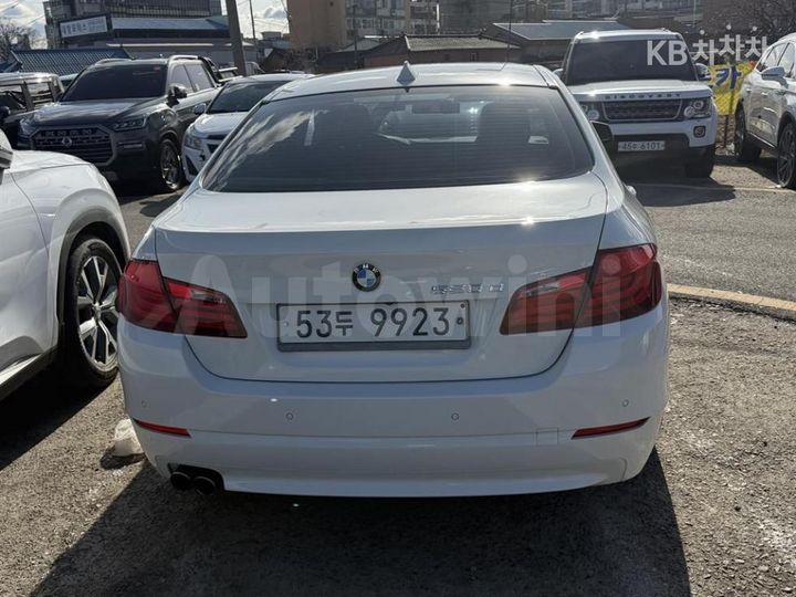 BMW 5 Series 2012 WBAFW110XCDU31789 — 3