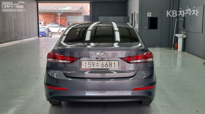 Hyundai Avante 2018 — 4