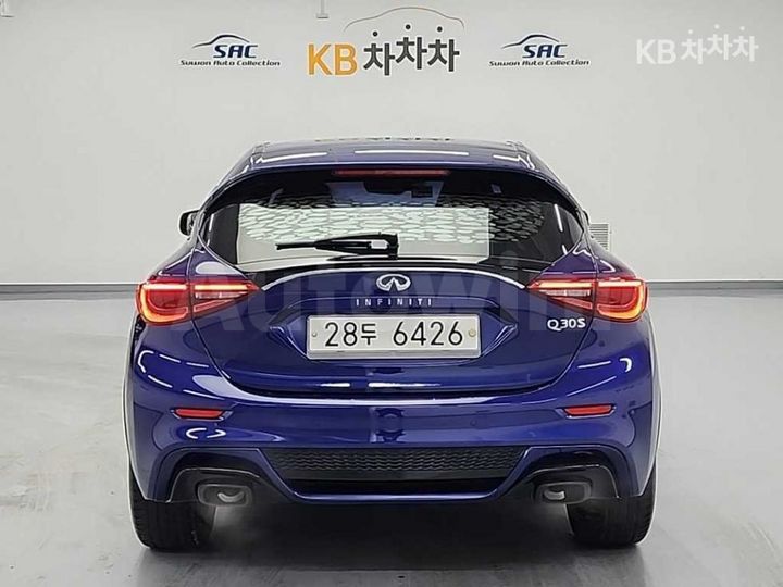 Infiniti Q 2017 — 3