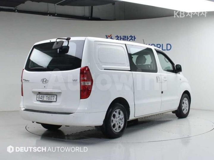 Hyundai Starex 2016 — 2