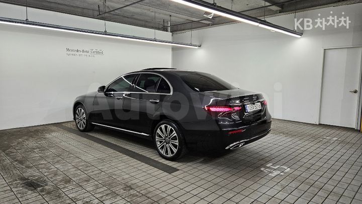 Mercedes-Benz E Class 2023 — 4