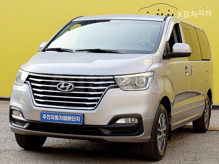 Hyundai Starex 2018 — 2