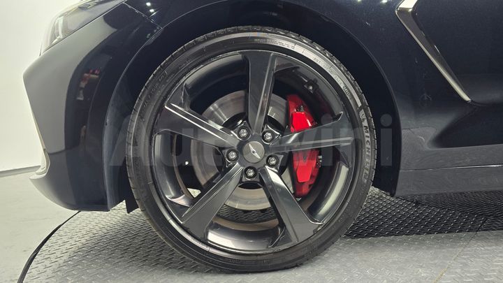 Genesis G70 2019 — 5