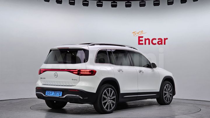 Mercedes Benz EQB