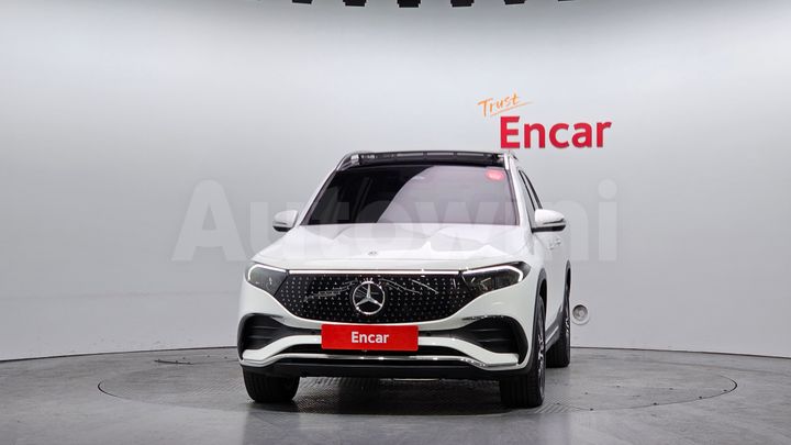 Mercedes Benz EQB 2025 — 3