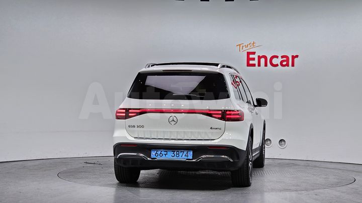 Mercedes Benz EQB 2025 — 4