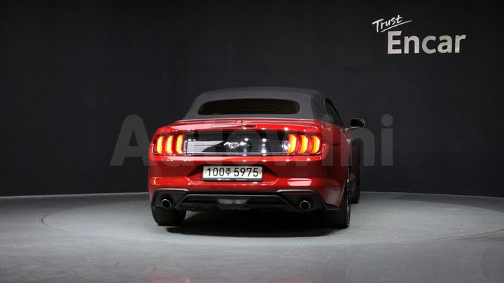 Ford Mustang 2020 — 4