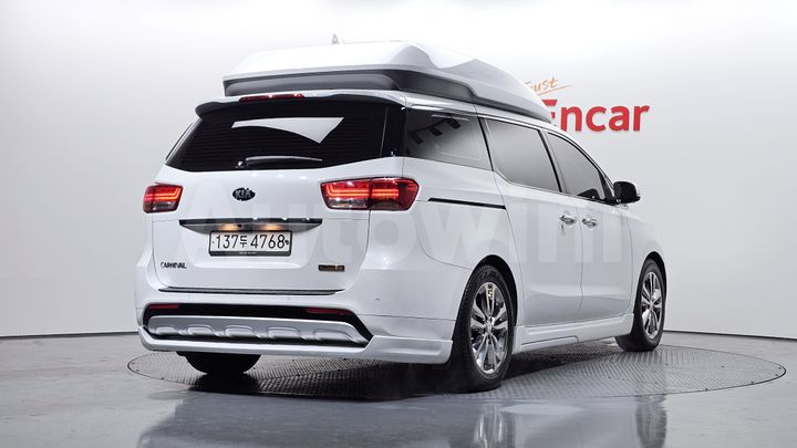 Kia Carnival 2017 — 2