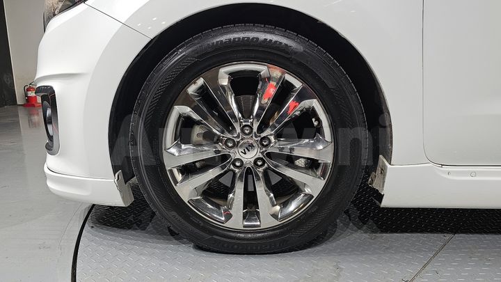 Kia Carnival 2017 — 5