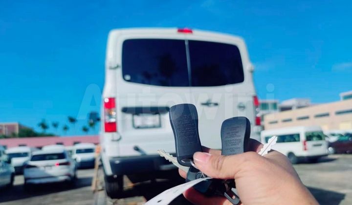 Nissan NV