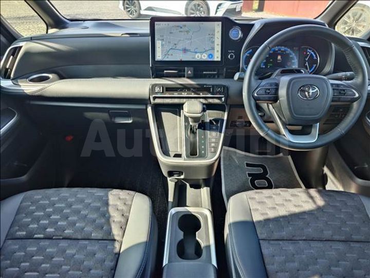 Toyota Voxy 2023 — 3