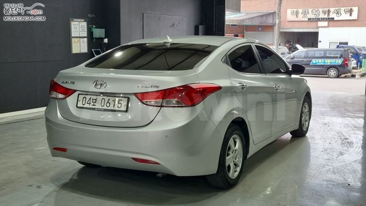 Hyundai Avante 2015 — 2