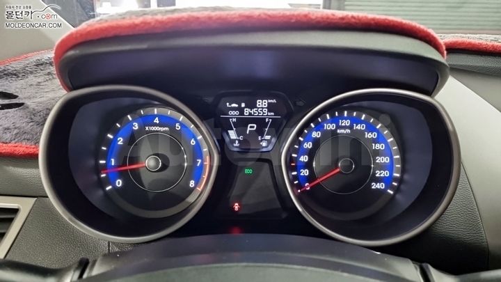 Hyundai Avante 2015 — 5