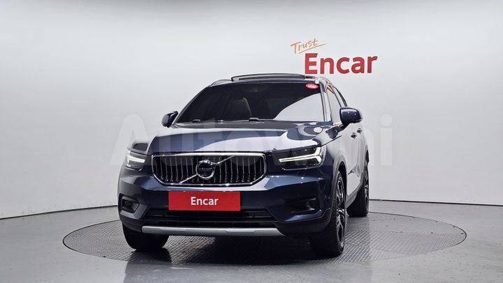 Volvo XC40 2021 — 3