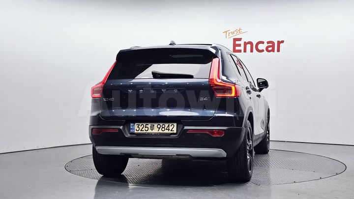 Volvo XC40 2021 — 4