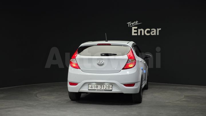 Hyundai Accent 2019 — 4