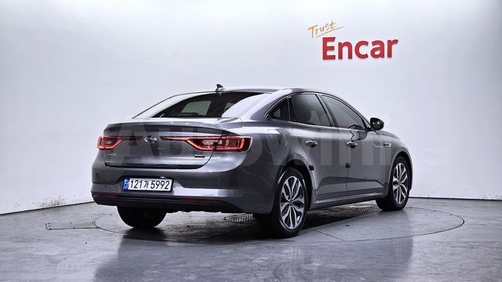 Renault SM6 2016 — 2