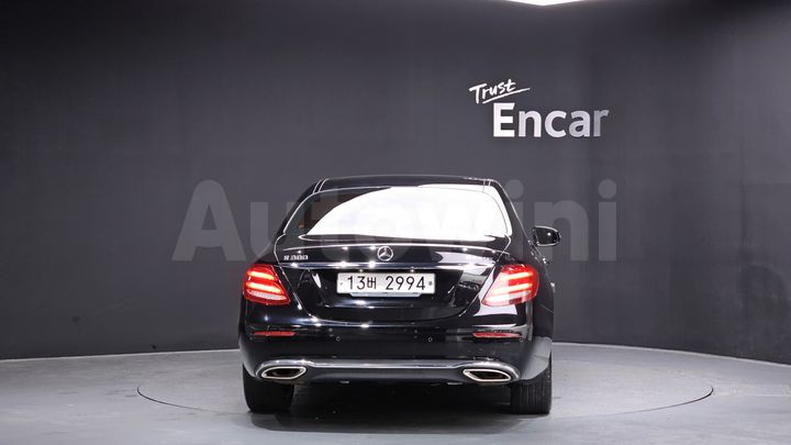Mercedes Benz E Class 2019 — 3