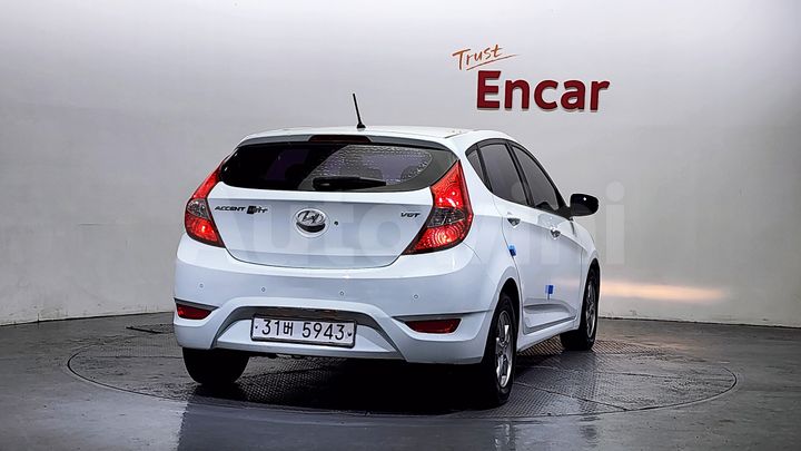 Hyundai Accent 2011 — 4