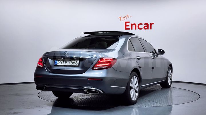 Mercedes-Benz E Class 2017 — 2