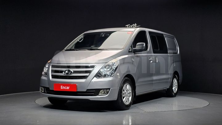 Hyundai Starex 2017 — 2