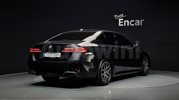 BMW 5 Series 2024 — 2