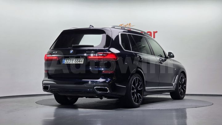 BMW X7 2021 — 2