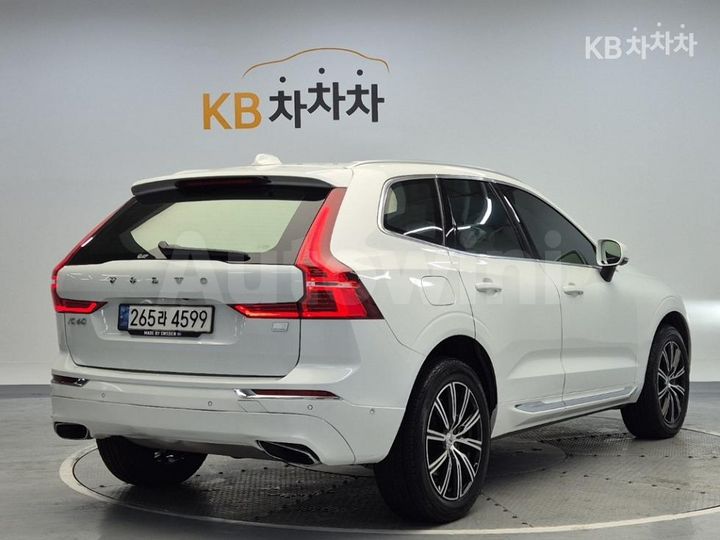 Volvo XC60 2021 — 3