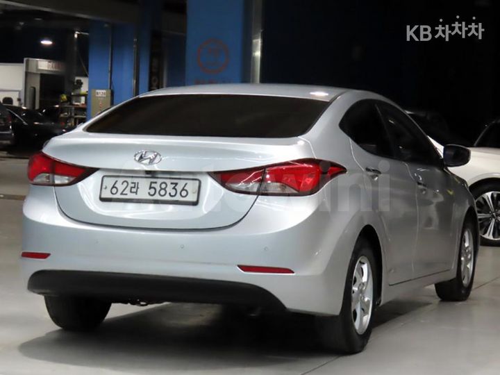 Hyundai Avante 2015 — 4