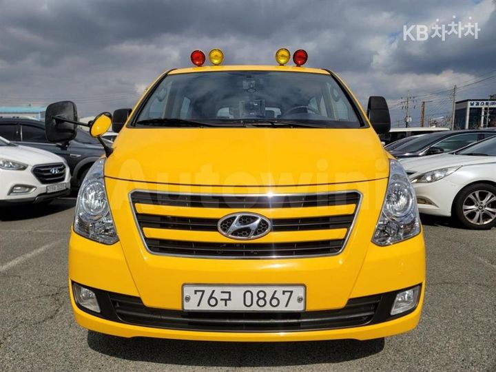 Hyundai Starex 2018 — 2