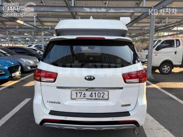 Kia Carnival 2017 — 3