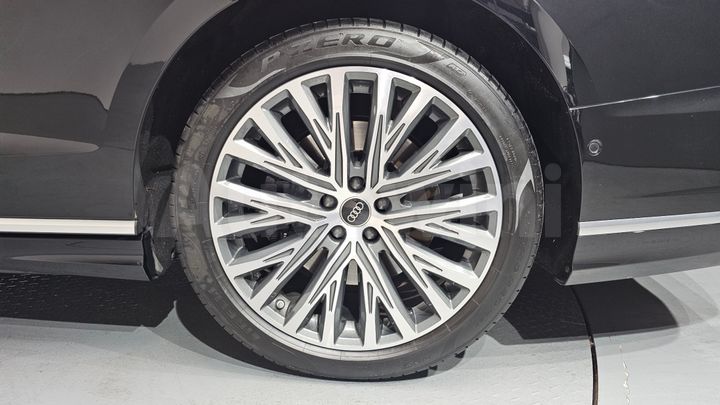 Audi A8 2023 — 5