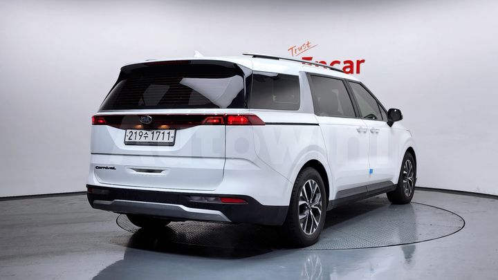 Kia Carnival 2021 — 2