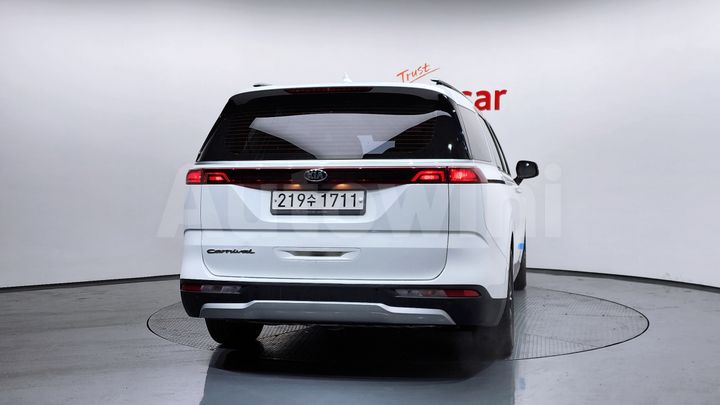 Kia Carnival 2021 — 4