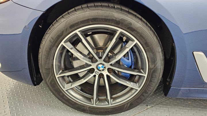 BMW 5 Series 2021 — 5