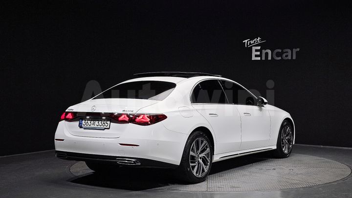 Mercedes Benz E Class 2024 — 2