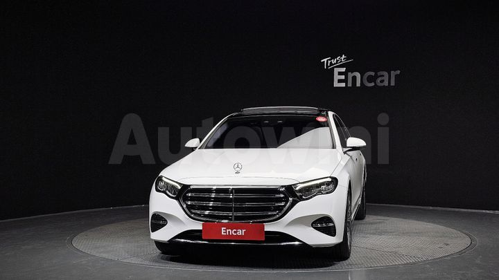Mercedes Benz E Class 2024 — 3