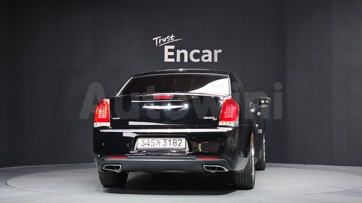 Chrysler 300C 2016 — 4