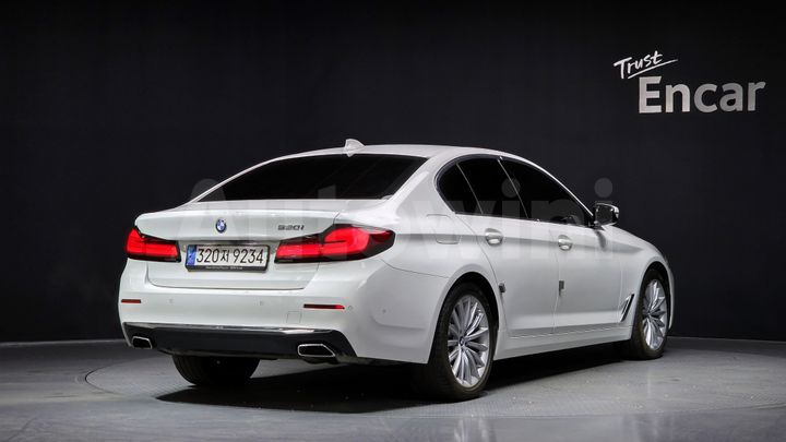 BMW 5 Series 2023 — 2