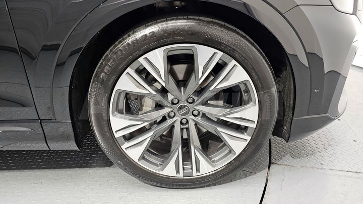 Audi Q8 2025 — 5