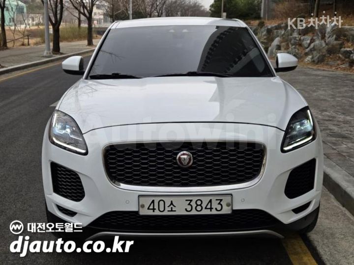 Jaguar E PACE
